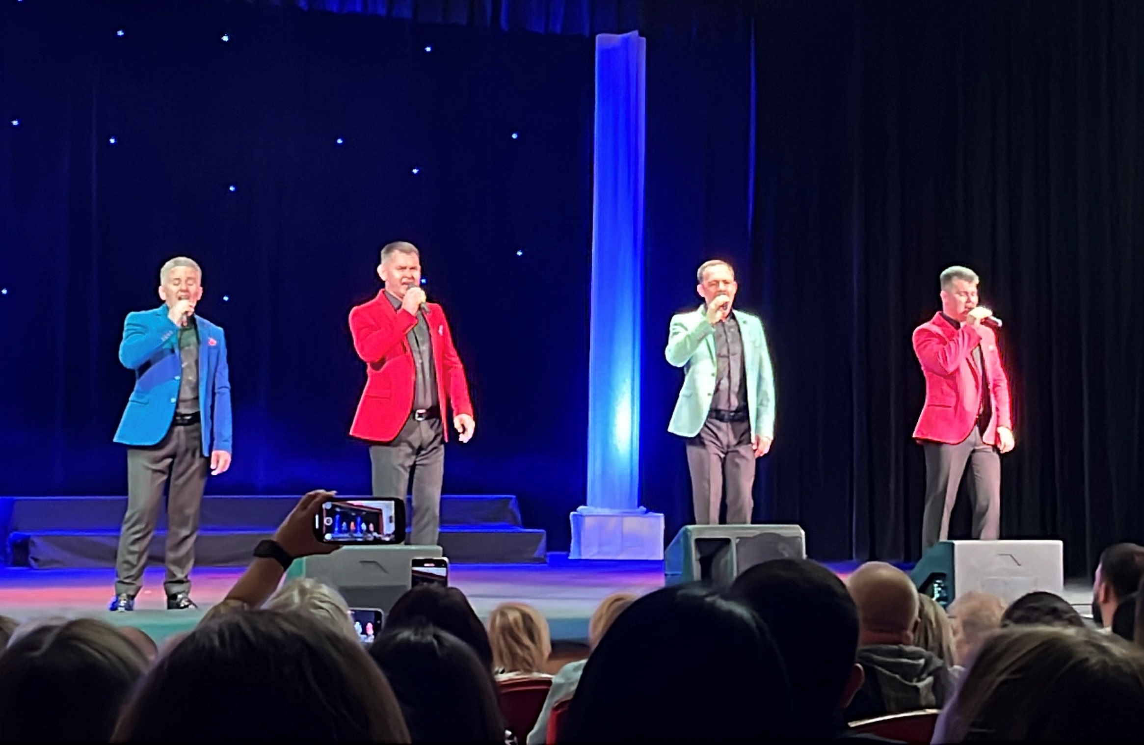 Чоловічий вокальний квартет «Акорд».